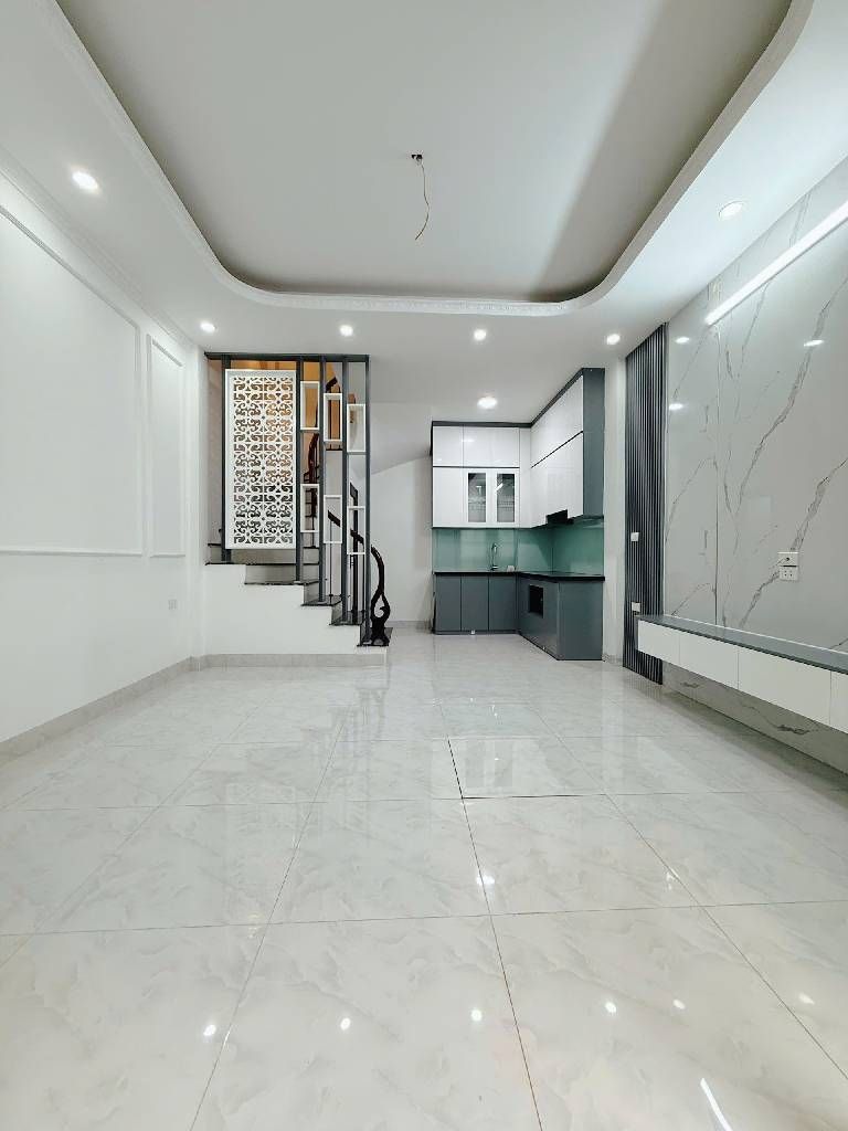 Bán nhà Tôn Đức Thắng - diện tích 31.9m2 5 tầng - Lô 3 căn, căn đầu tiên - giá 9,99 tỷ