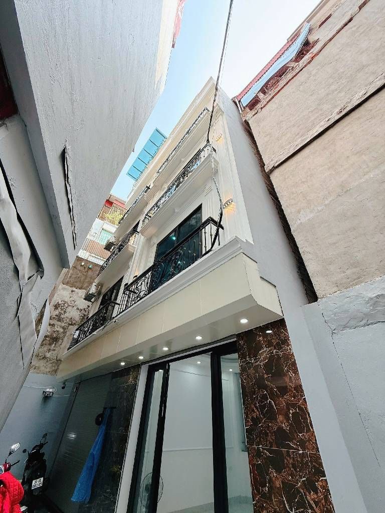 Bán nhà Tôn Đức Thắng - diện tích 31.9m2 5 tầng - Lô 3 căn, căn đầu tiên - giá 9,99 tỷ