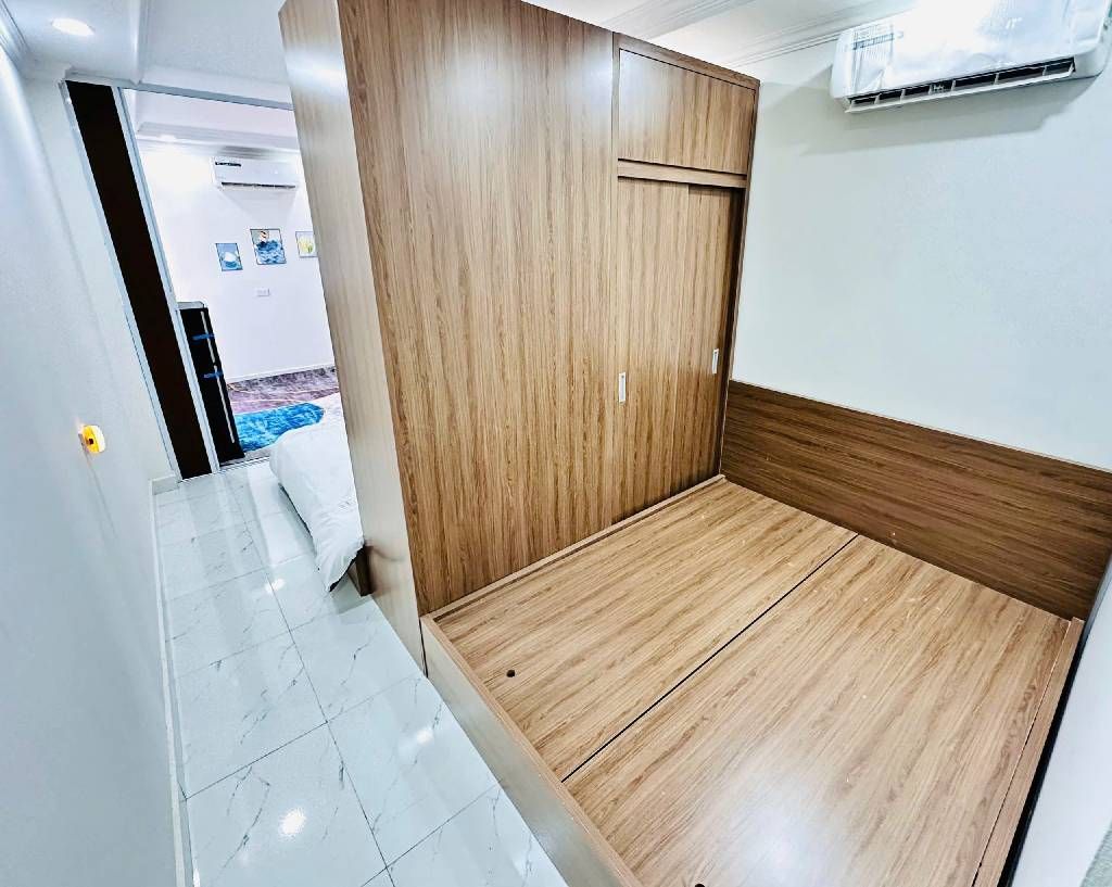 Bán nhà Giáp Bát - diện tích 43m2 6 tầng - Thang máy - giá 10,2 tỷ