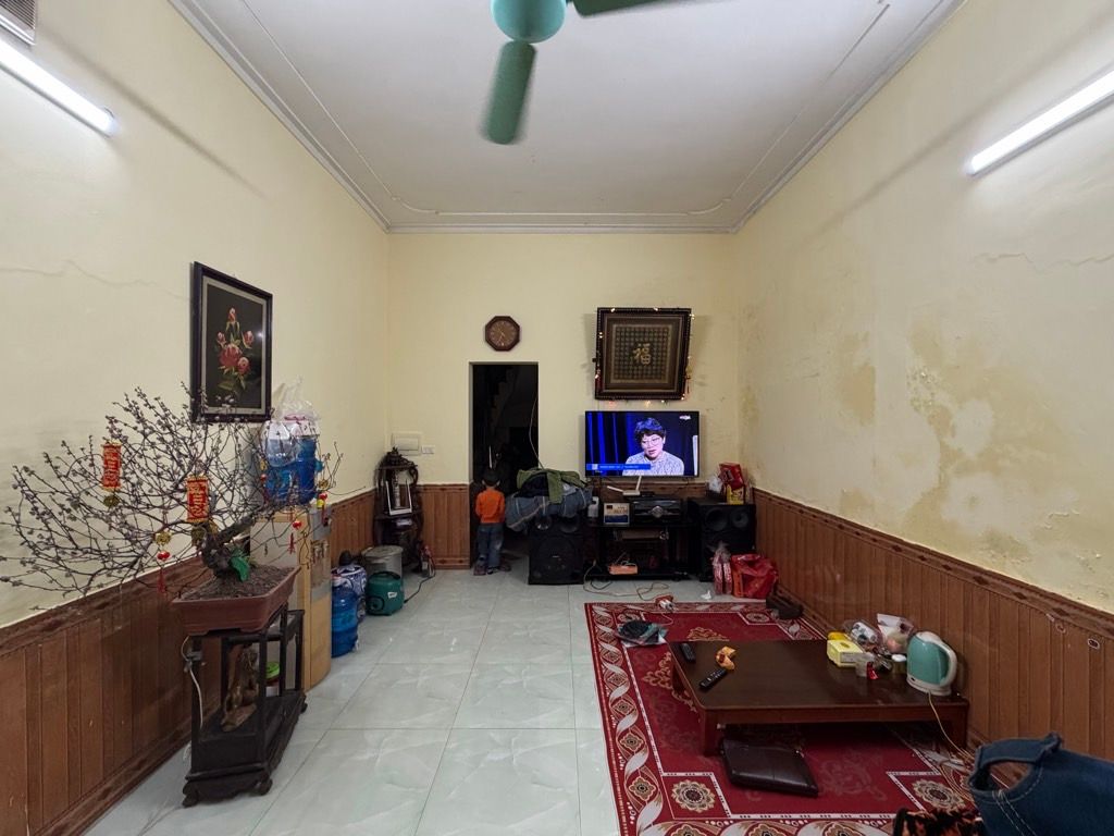 Bán nhà Minh Khai - diện tích 39m2 3 tầng - Lô góc, ba mặt thoáng - giá 9,8 tỷ