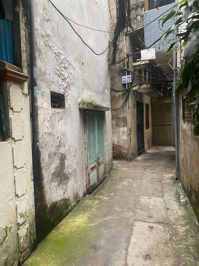 Bán nhà Minh Khai - diện tích 39m2 3 tầng - Lô góc, ba mặt thoáng - giá 9,8 tỷ