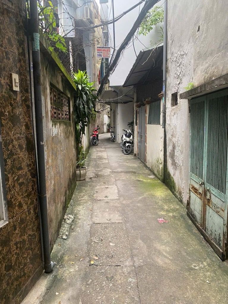 Bán nhà Minh Khai - diện tích 39m2 3 tầng - Lô góc, ba mặt thoáng - giá 9,8 tỷ