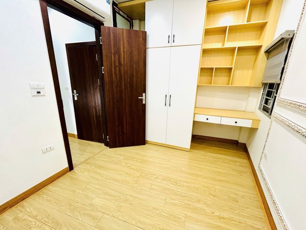 Bán nhà Đông Thiên - diện tích 29.4m2 5 tầng - Ô tô cách 20 mét - giá 6,8 tỷ