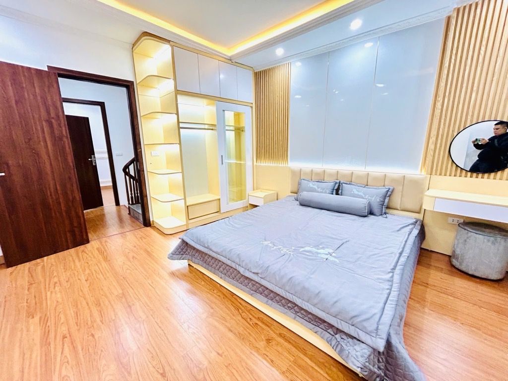 Bán nhà Đông Thiên - diện tích 29.4m2 5 tầng - Ô tô cách 20 mét - giá 6,8 tỷ