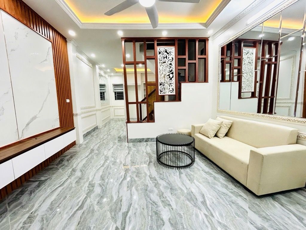 Bán nhà Đông Thiên - diện tích 29.4m2 5 tầng - Ô tô cách 20 mét - giá 6,8 tỷ