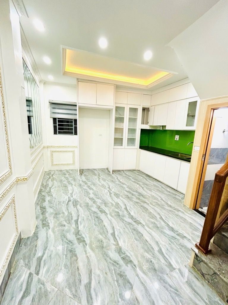 Bán nhà Đông Thiên - diện tích 29.4m2 5 tầng - Ô tô cách 20 mét - giá 6,8 tỷ