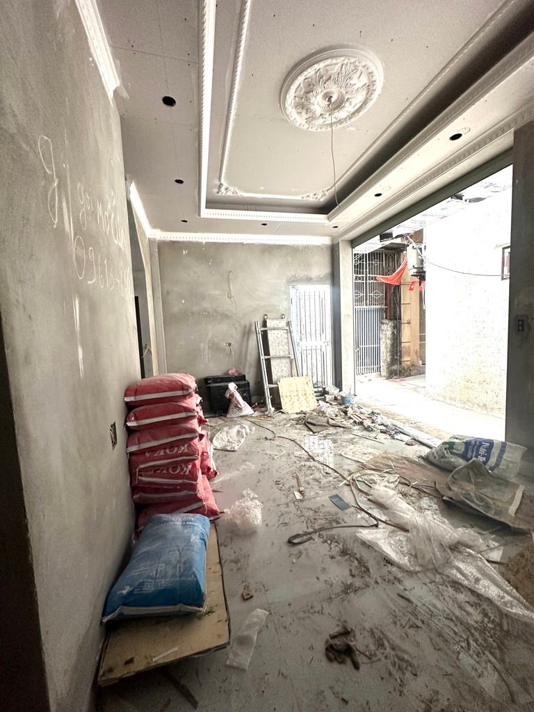 Bán nhà Đường bờ sông sét - diện tích 34,5m2 5 tầng - ô tô tránh - giá 13,5 tỷ