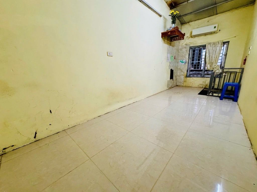 Bán nhà Lương Sử C - diện tích 18m2 2 tầng - nhà cũ xác định bán đất - giá 3,6 tỷ