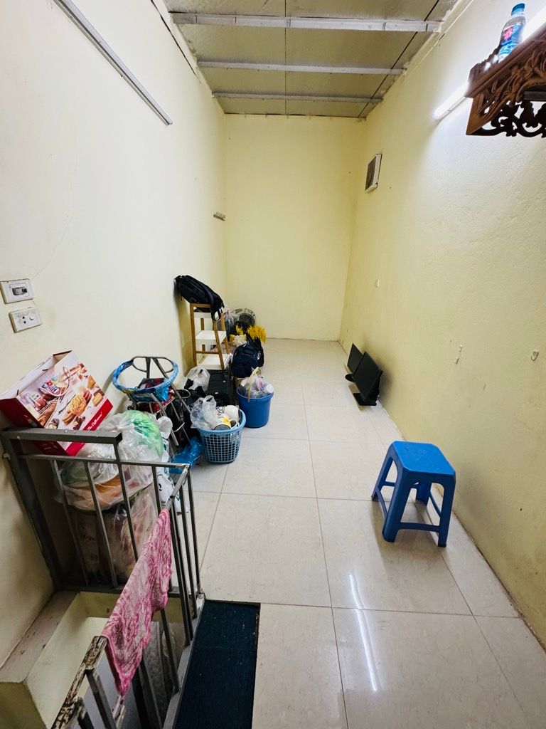 Bán nhà Lương Sử C - diện tích 18m2 2 tầng - nhà cũ xác định bán đất - giá 3,6 tỷ