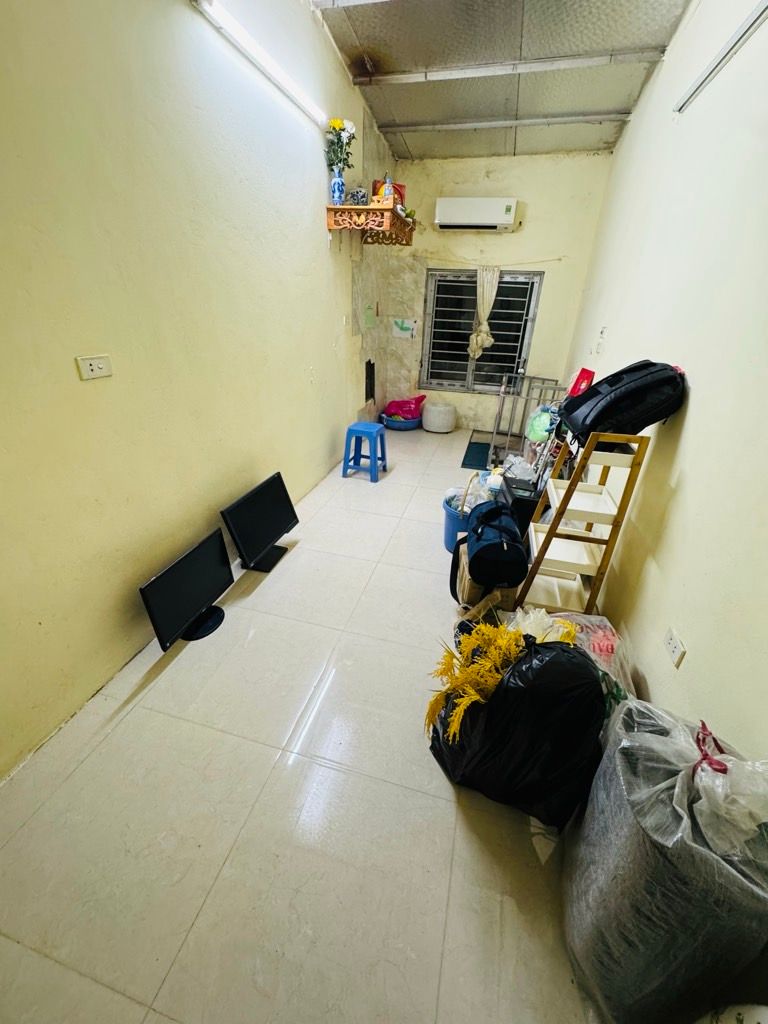 Bán nhà Lương Sử C - diện tích 18m2 2 tầng - nhà cũ xác định bán đất - giá 3,6 tỷ