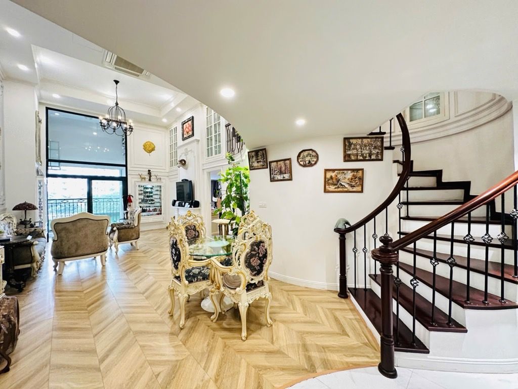 Bán nhà Nguyễn Trãi - diện tích 85m2 1 tầng - Căn hộ Duplex Royal City sang xịn đẹp - giá 19,5 tỷ