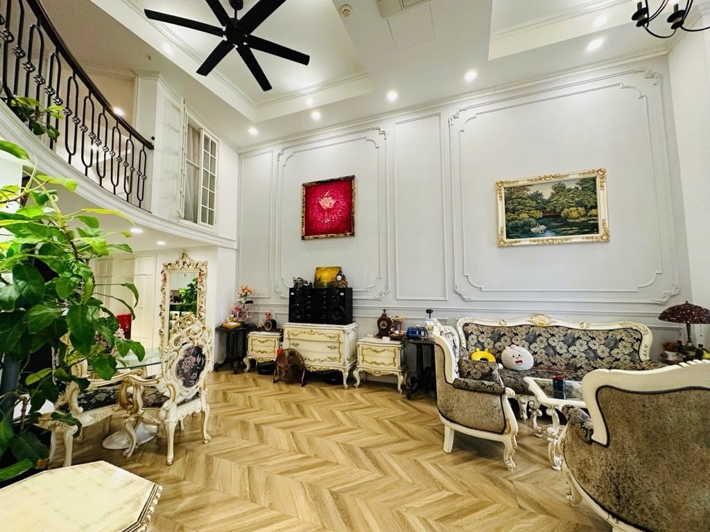 Bán nhà Nguyễn Trãi - diện tích 85m2 1 tầng - Căn hộ Duplex Royal City sang xịn đẹp - giá 19,5 tỷ