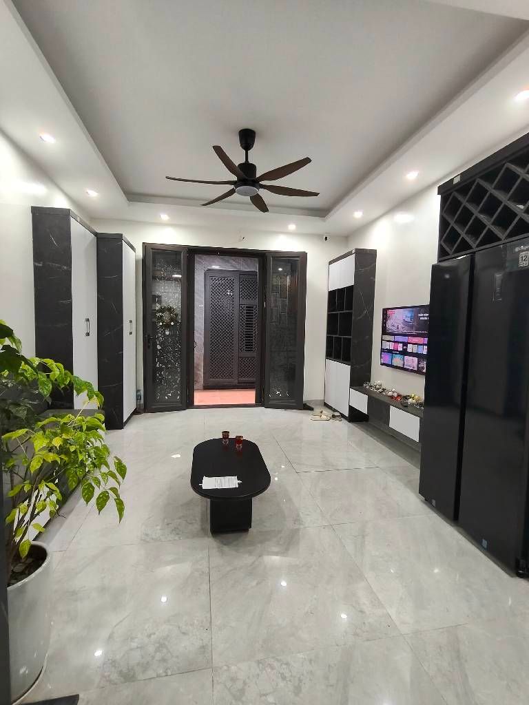 Bán nhà Nguyễn Văn Viên - diện tích 30m2 5 tầng - Nhà đẹp hiếm có - giá 8,5 tỷ