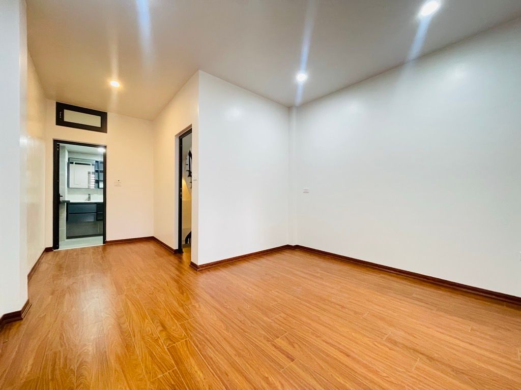 Bán nhà Định Công - diện tích 30m2 5 tầng - Nhà đẹp khách mua về ở luôn - giá 4,5 tỷ