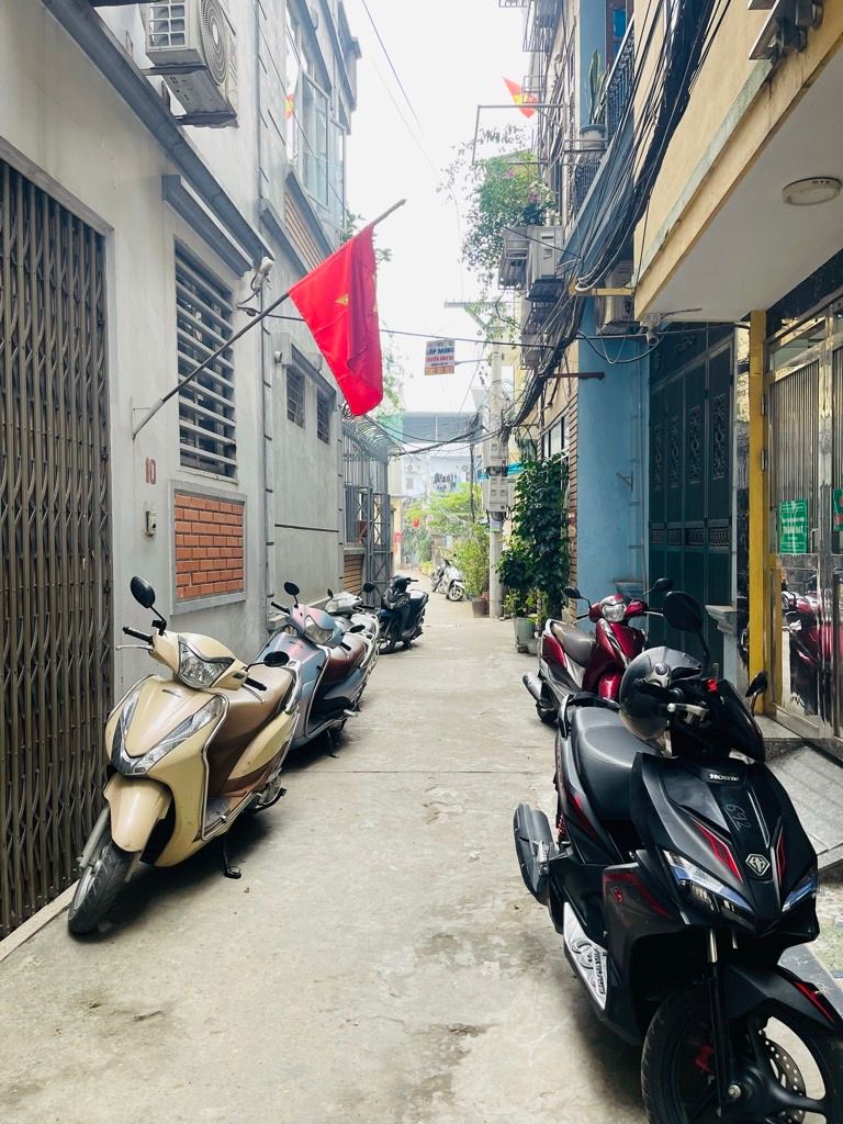 Bán nhà Định Công - diện tích 30m2 5 tầng - Nhà đẹp khách mua về ở luôn - giá 4,5 tỷ