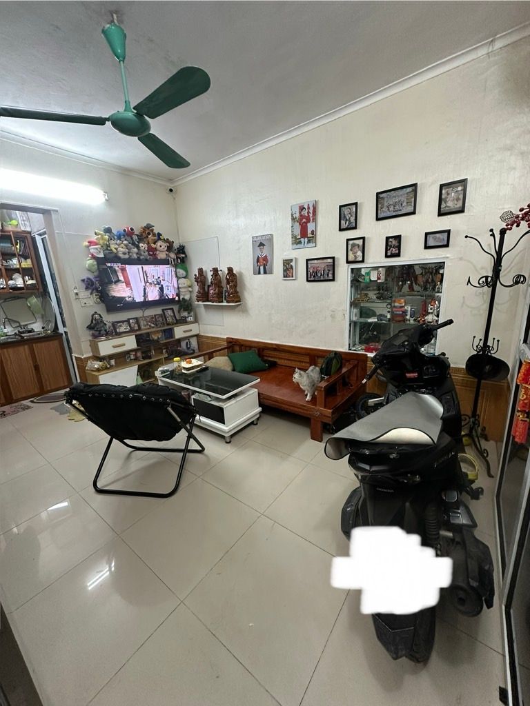 Bán nhà đê Trần Khát Chân - diện tích 24.5m2 3 tầng - Nhà cũ, chủ xác định bán đất tặng nhà - giá 6,4 tỷ