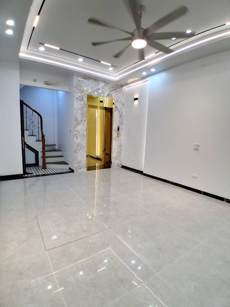 Bán nhà Ngõ Đoàn Kết - diện tích 33m2 7 tầng - Nhà đẹp - giá 12,5 tỷ