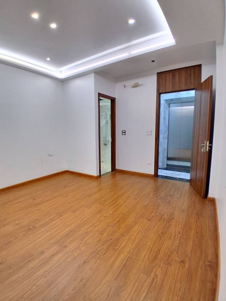 Bán nhà Ngõ Đoàn Kết - diện tích 33m2 7 tầng - Nhà đẹp - giá 12,5 tỷ