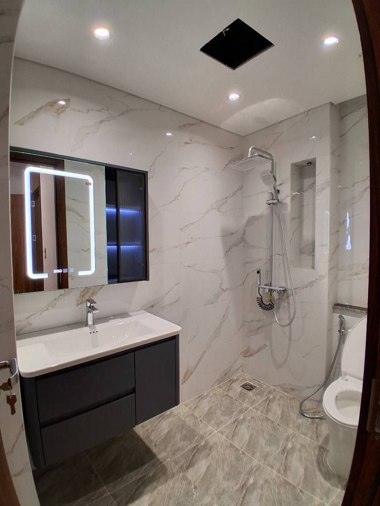 Bán nhà Ngõ Đoàn Kết - diện tích 33m2 7 tầng - Nhà đẹp - giá 12,5 tỷ