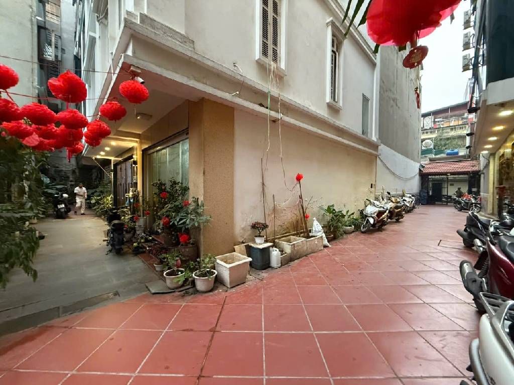 Bán nhà Trần Quang Diệu - diện tích 65.7m2 1 tầng - LÔ GÓC 3 MẶT TIỀN - giá 21,5 tỷ