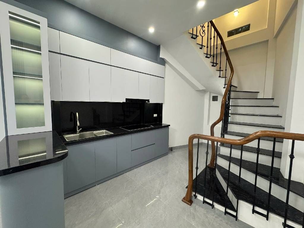 Bán nhà Xã Đàn - diện tích 35m2 5 tầng - Ngõ thông ba gác - giá 8,9 tỷ