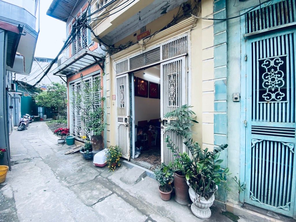 Bán nhà Nguyễn Chính - diện tích 27,6m2 4 tầng - Nhà dân xây KCBT chắc chắn - giá 5,3 tỷ