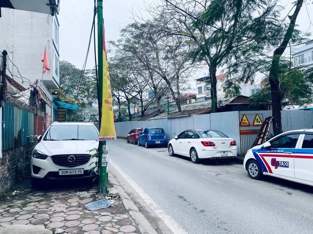 Bán nhà Nguyễn Chính - diện tích 27,6m2 4 tầng - Nhà dân xây KCBT chắc chắn - giá 5,3 tỷ