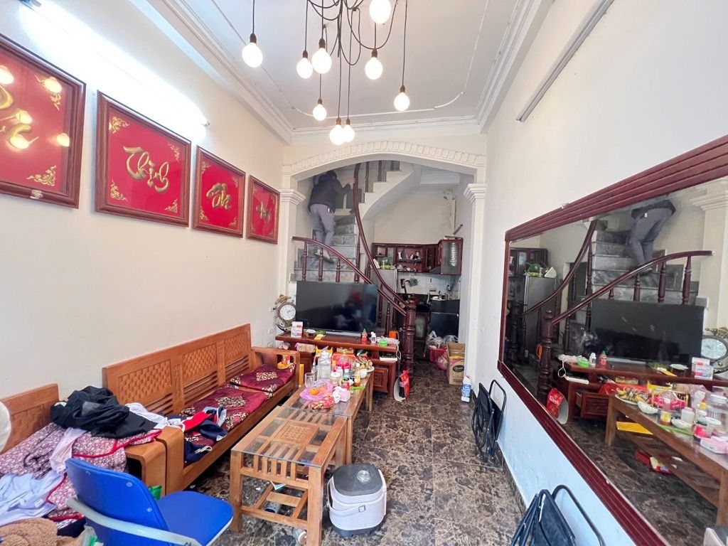 Bán nhà Nguyễn Chính - diện tích 27,6m2 4 tầng - Nhà dân xây KCBT chắc chắn - giá 5,3 tỷ