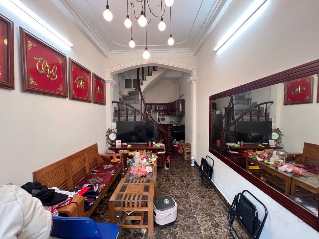 Bán nhà Nguyễn Chính - diện tích 27,6m2 4 tầng - Nhà dân xây KCBT chắc chắn - giá 5,3 tỷ