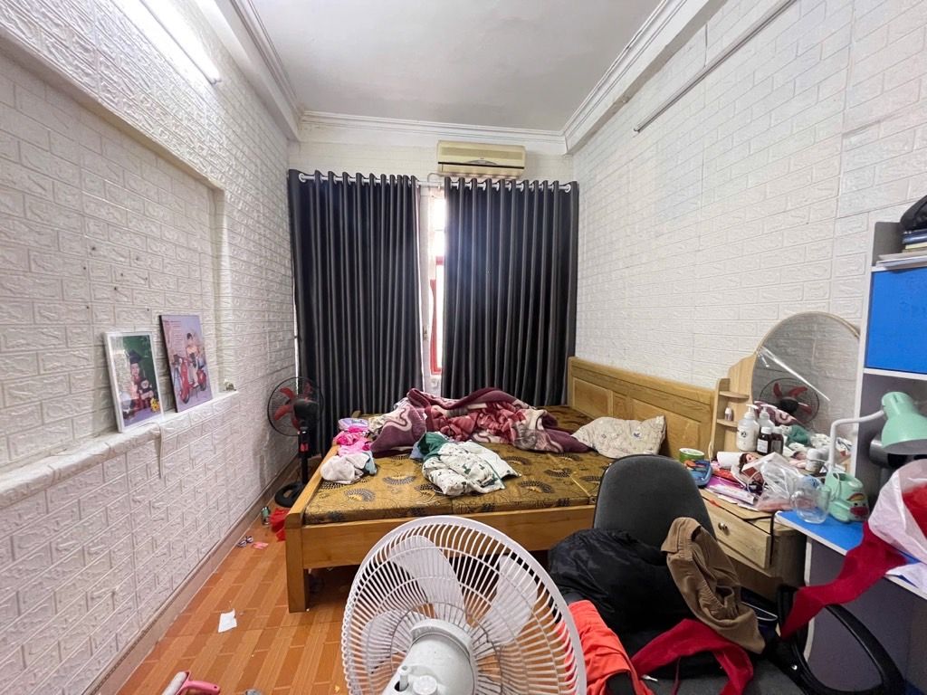 Bán nhà Nguyễn Chính - diện tích 27,6m2 4 tầng - Nhà dân xây KCBT chắc chắn - giá 5,3 tỷ