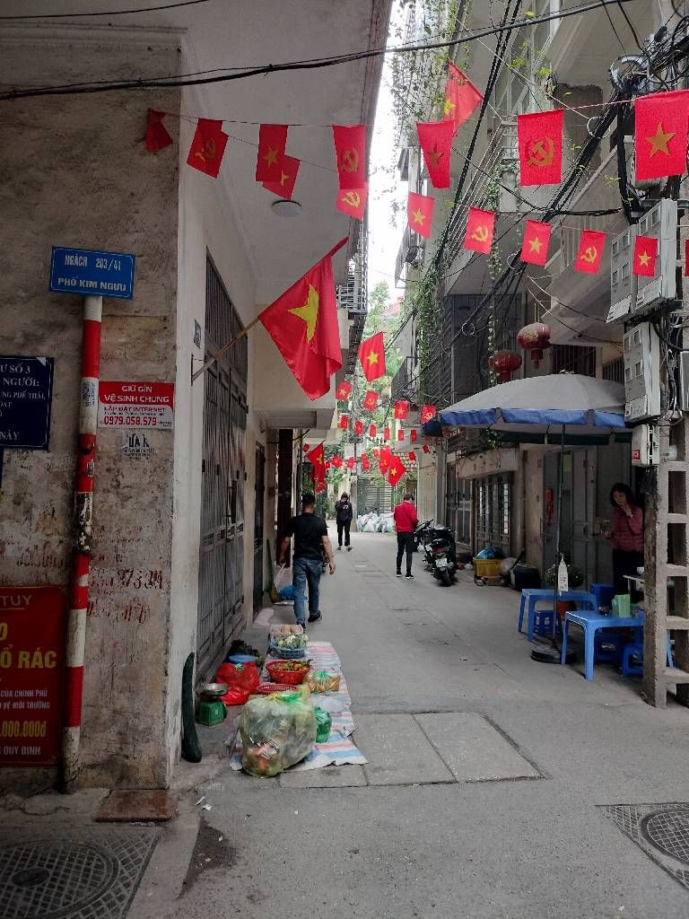 Bán nhà Kim Ngưu - diện tích 40.7m2 5 tầng - Nhà mới đẹp thang máy ở sướng - giá 13,5 tỷ