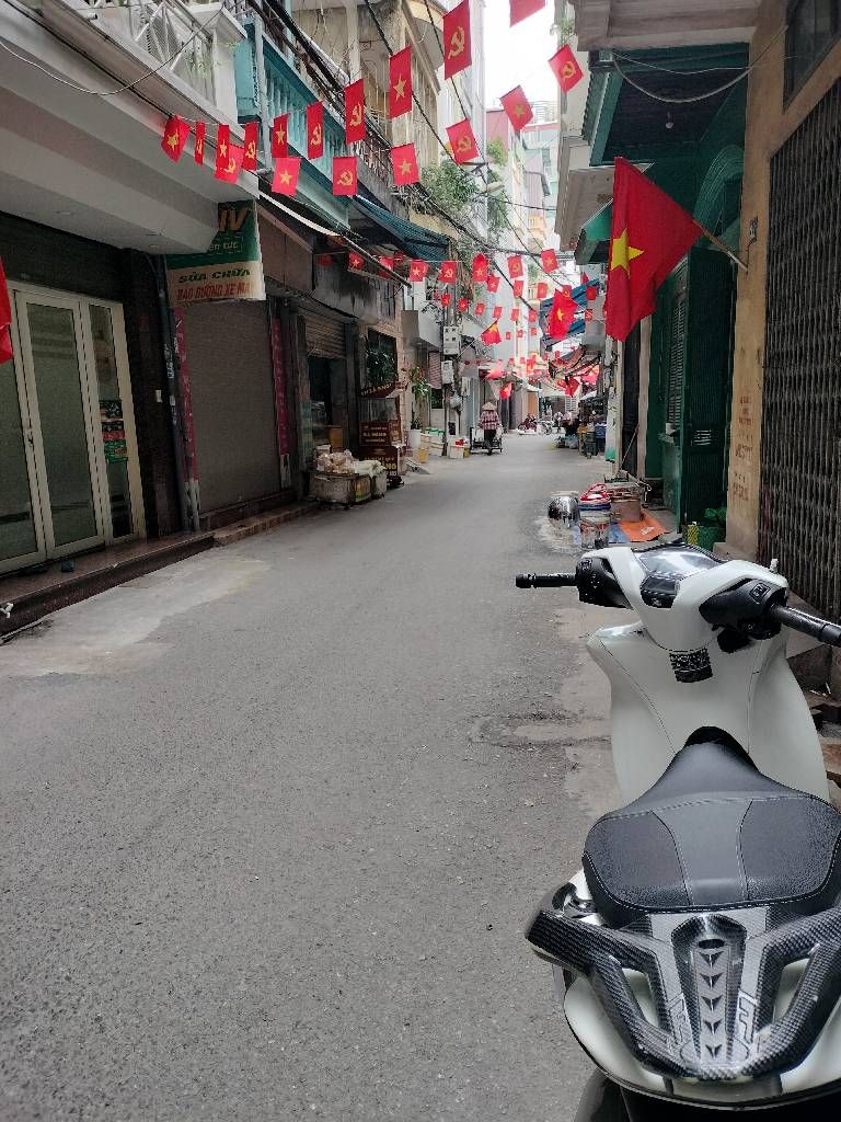 Bán nhà Kim Ngưu - diện tích 40.7m2 5 tầng - Nhà mới đẹp thang máy ở sướng - giá 13,5 tỷ