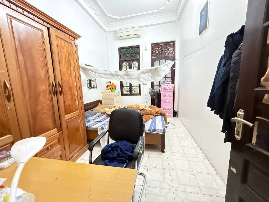 Bán nhà Lê Trọng Tấn - diện tích 71.1m2 3 tầng - Ô tô đỗ cửa - giá 15,6 tỷ