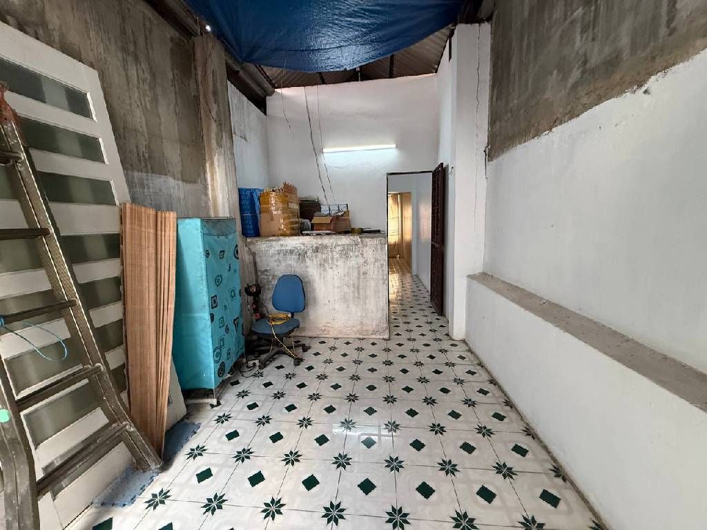 Bán nhà Lê Trọng Tấn - diện tích 71.1m2 3 tầng - Ô tô đỗ cửa - giá 15,6 tỷ