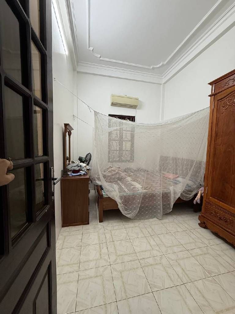 Bán nhà Lê Trọng Tấn - diện tích 71.1m2 3 tầng - Ô tô đỗ cửa - giá 15,6 tỷ