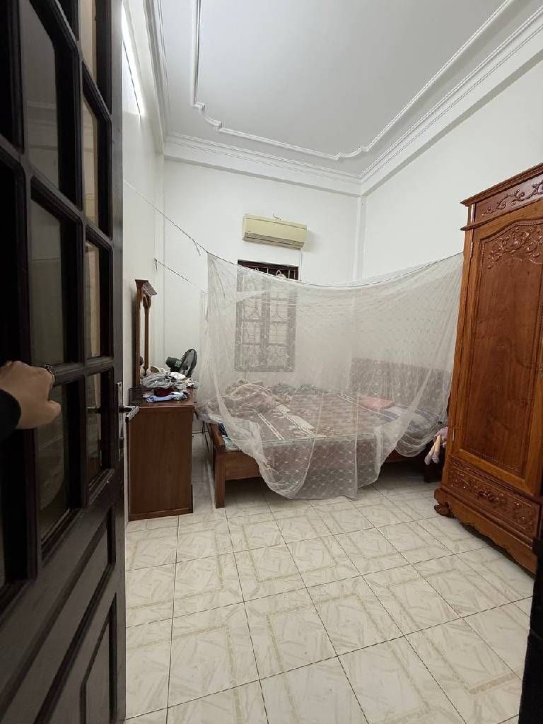 Bán nhà Lê Trọng Tấn - diện tích 71.1m2 3 tầng - Ô tô đỗ cửa - giá 15,6 tỷ