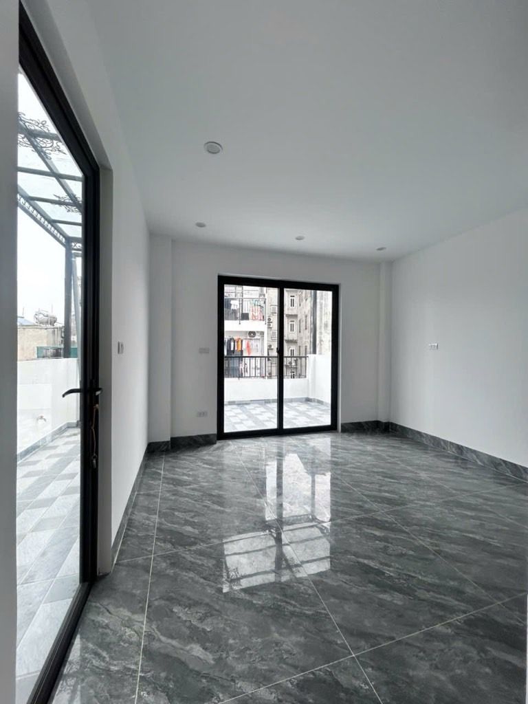 Bán nhà Ngõ Hoà Bình - diện tích 54.4m2 6 tầng - Ngõ thông gần phố - giá 13,5 tỷ