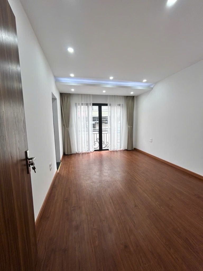 Bán nhà Ngõ Hoà Bình - diện tích 54.4m2 6 tầng - Ngõ thông gần phố - giá 13,5 tỷ