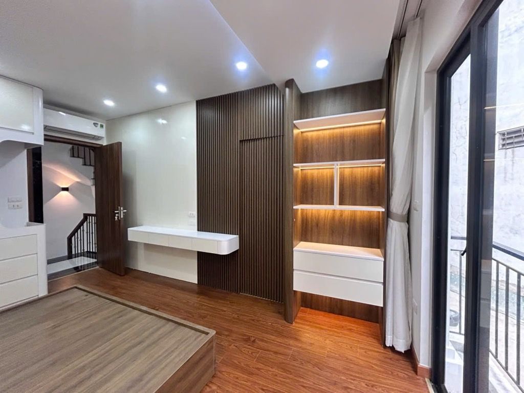 Bán nhà Ngõ Hoà Bình - diện tích 54.4m2 6 tầng - Ngõ thông gần phố - giá 13,5 tỷ