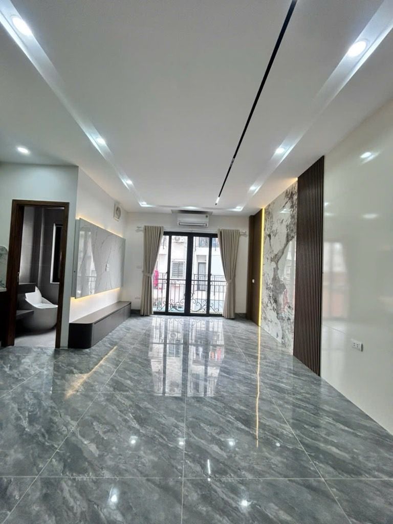 Bán nhà Ngõ Hoà Bình - diện tích 54.4m2 6 tầng - Ngõ thông gần phố - giá 13,5 tỷ