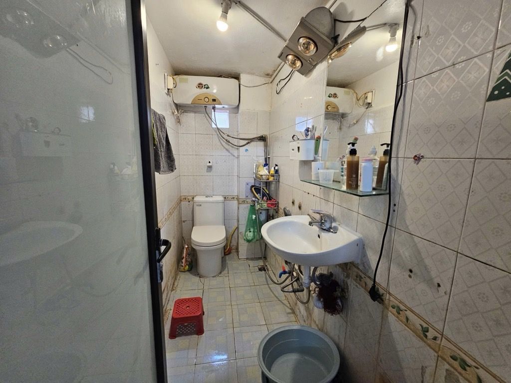 Bán nhà Đông Thiên - diện tích 23,3m2 4 tầng - Nhà 4 tầng khung cột bê tông - giá 4,8 tỷ