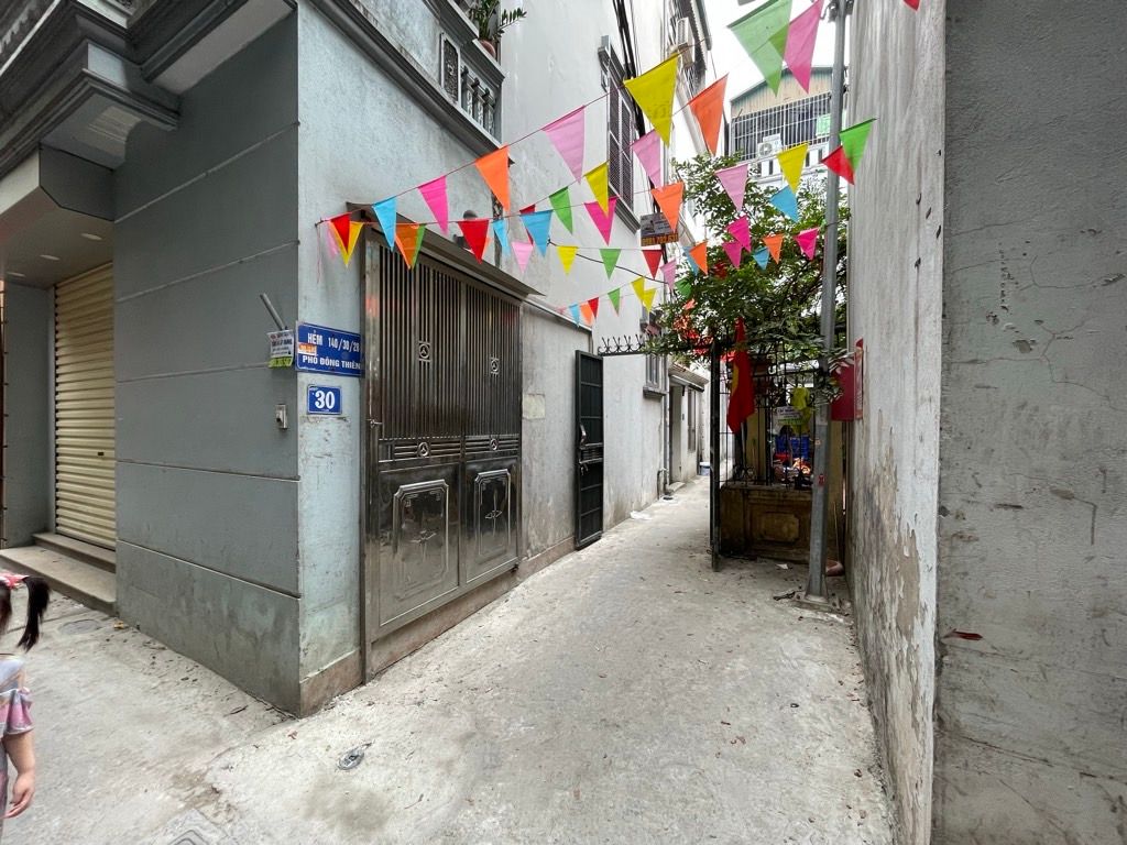 Bán nhà Đông Thiên - diện tích 23,3m2 4 tầng - Nhà 4 tầng khung cột bê tông - giá 4,8 tỷ