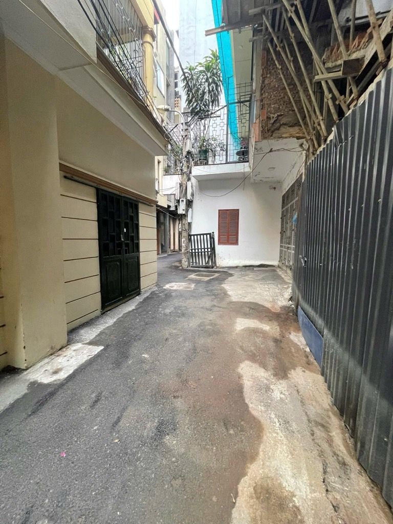 Bán nhà Khuất Duy Tiến - diện tích 41.8m2 1 tầng - Ô tô vào nhà - giá 15,2 tỷ