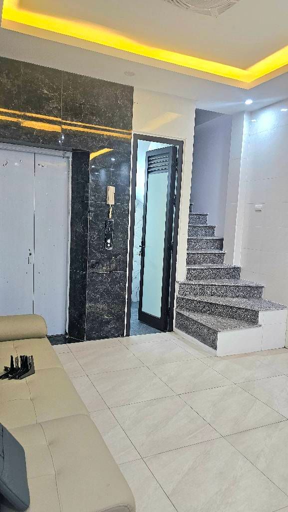 Bán nhà Lạc Trung - diện tích 44.2m2 5 tầng - Ô TÔ VÀO NHÀ - giá 17,8 tỷ