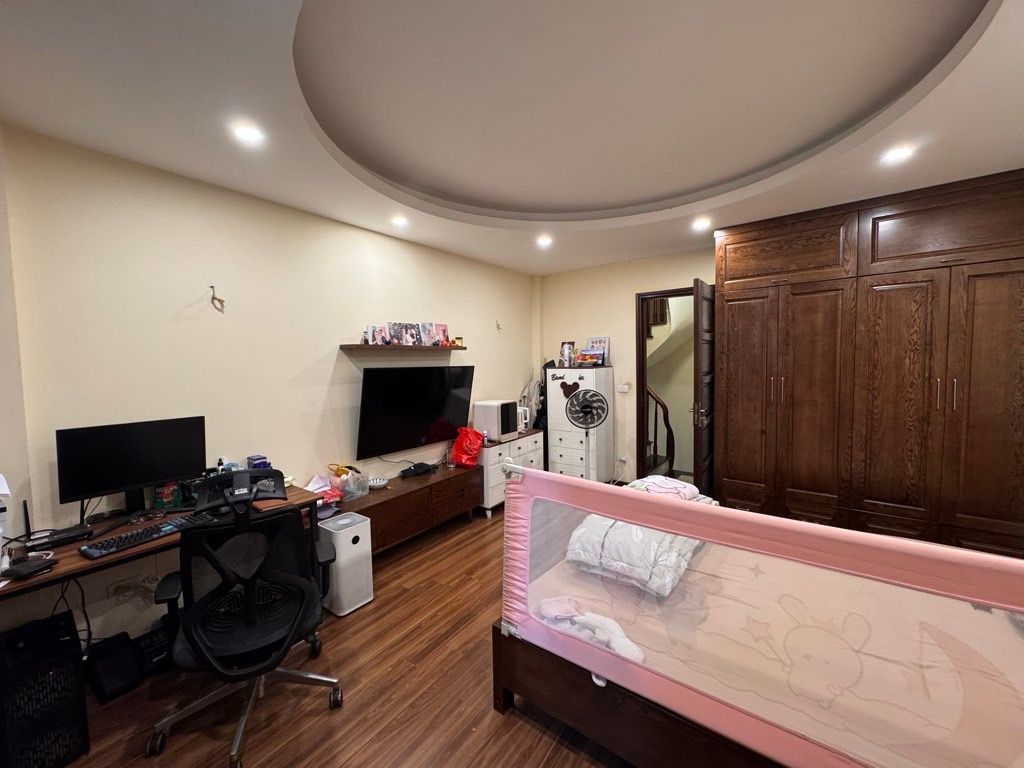 Bán nhà Vĩnh Hưng - diện tích 30,6m2 5 tầng - Lô góc, ngõ thông - giá 7,8 tỷ