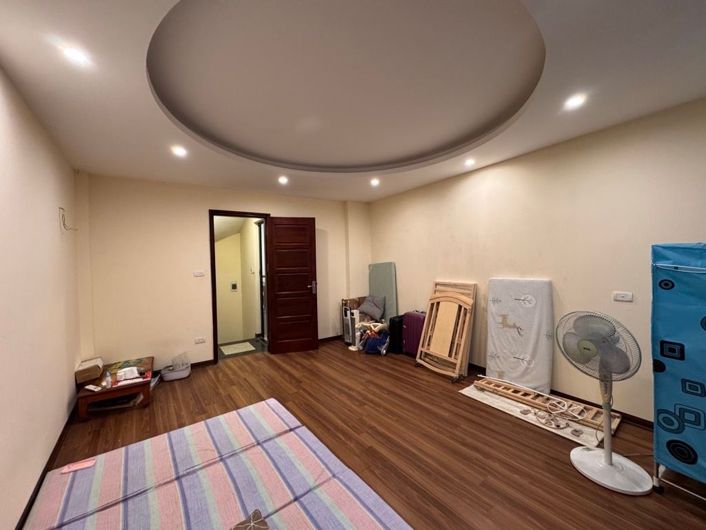 Bán nhà Vĩnh Hưng - diện tích 30,6m2 5 tầng - Lô góc, ngõ thông - giá 7,8 tỷ