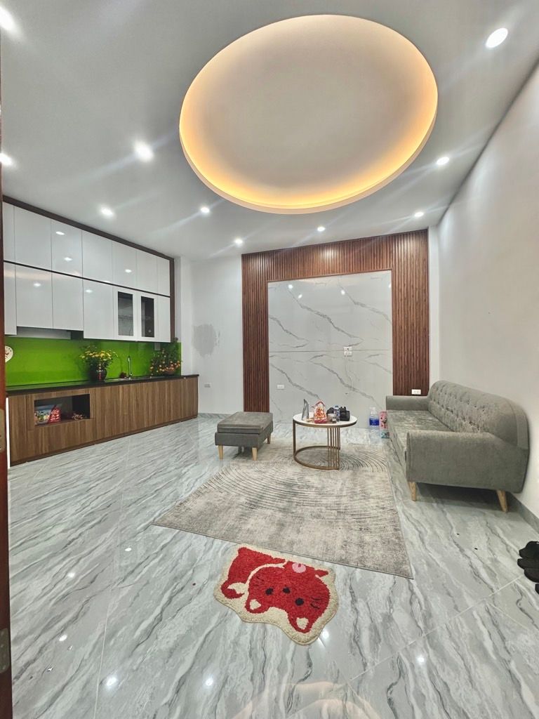 Bán nhà Minh Khai - diện tích 32.5m2 5 tầng - Ô tô đỗ ngay cổng - giá 9.7 tỷ