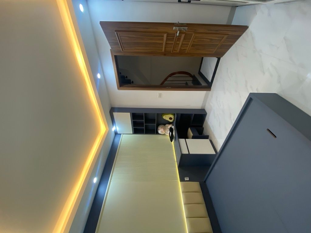 Bán nhà Tôn Đức Thắng - diện tích 23,6m2 5 tầng - ô tô tránh - giá 8,35 tỷ