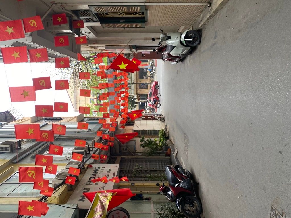 Bán nhà Tôn Đức Thắng - diện tích 23,6m2 5 tầng - ô tô tránh - giá 8,35 tỷ