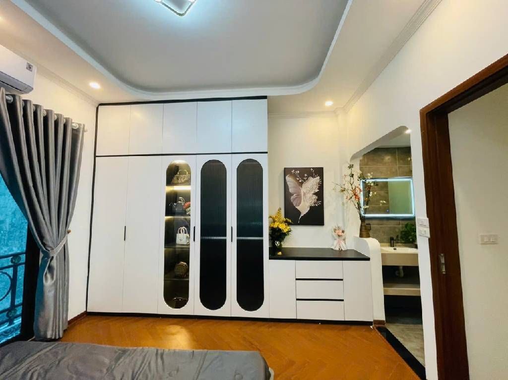 Bán nhà Nguyễn Chính - diện tích 31m2 5 tầng - gần ô tô - giá 9,3 tỷ